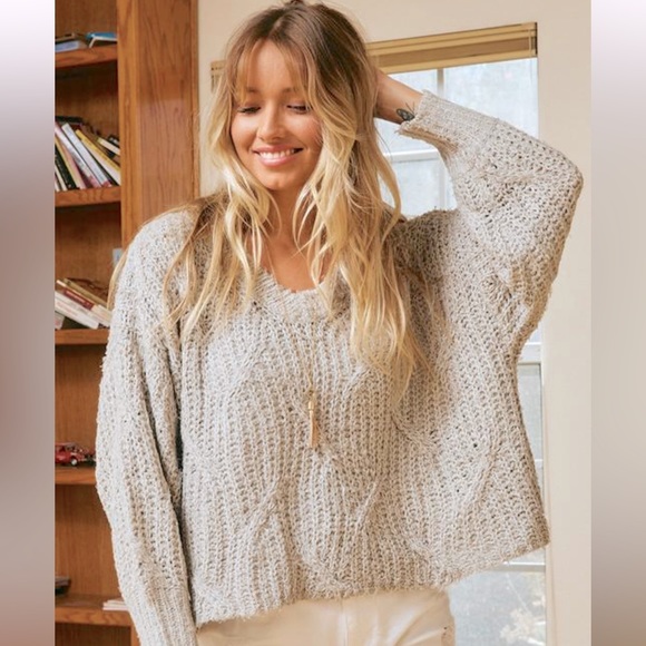 77 Boho Chic soft Fabulous long sleeve light Grey Solid Sweater - Picture 2 of 3